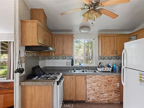 2nd image of 300 Purple Rocks Rd