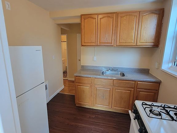 2nd image of 1730 E 14th St APT 3F