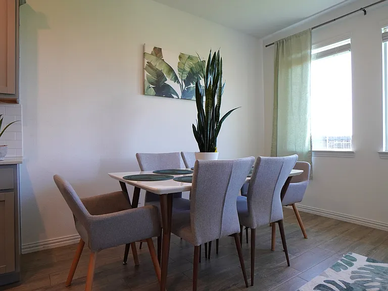 725 Alden Dr — Photo 24