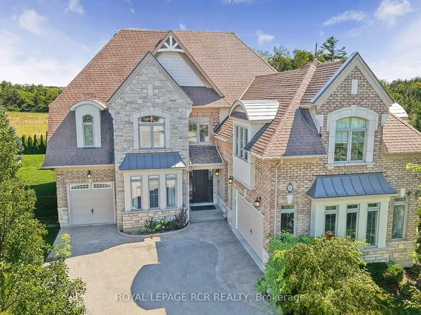 35 Somer Rumm Ct, Whitchurch Stouffville, ON L4A 1X8
