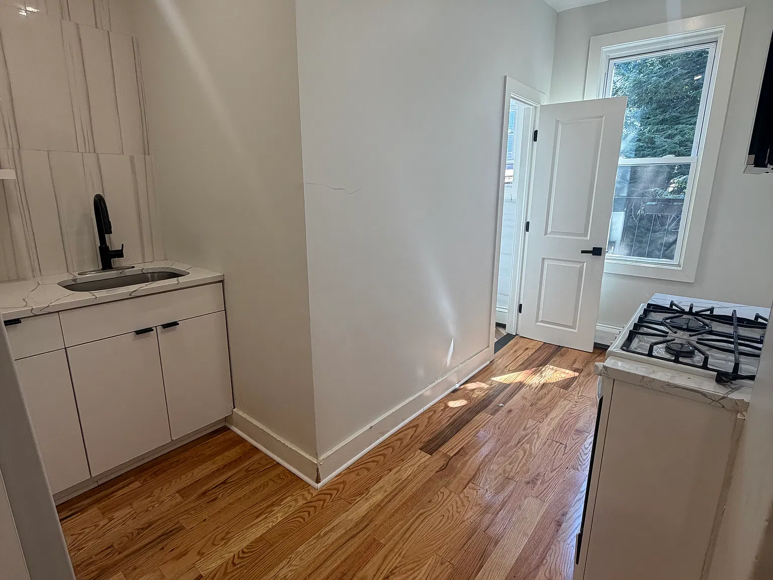 28 Dales Ave — Photo 3