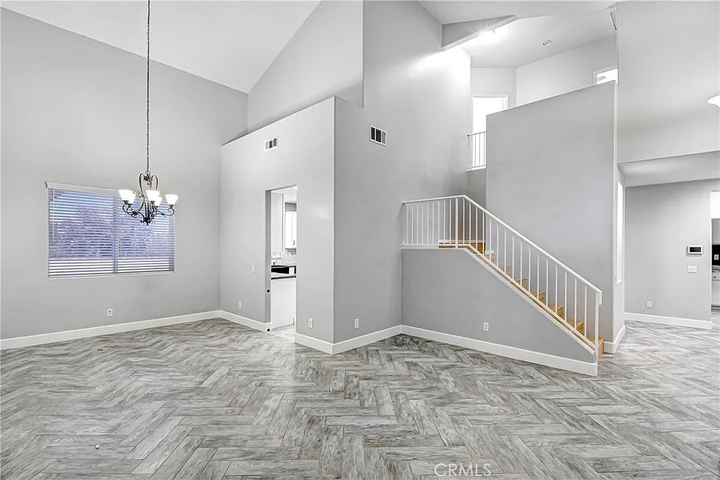 5 bed, 2441 sqft, $3,500 — Photo 2