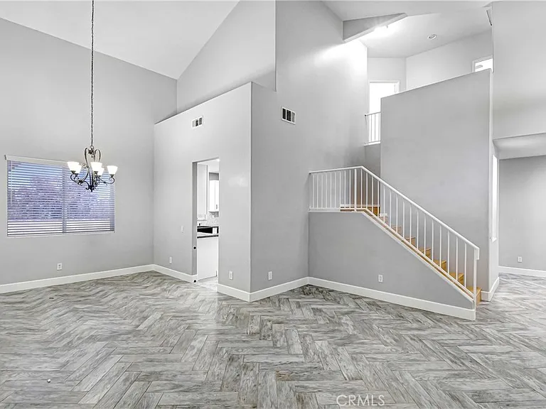 709 E Agape Ave — Photo 2