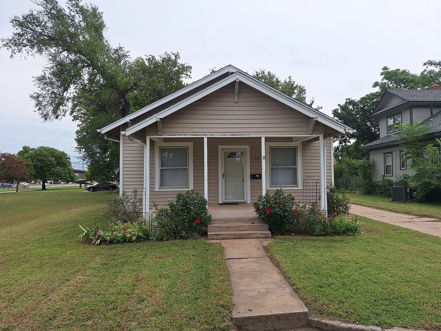 2 bed, 1196 sqft, $1,195 — Photo 2