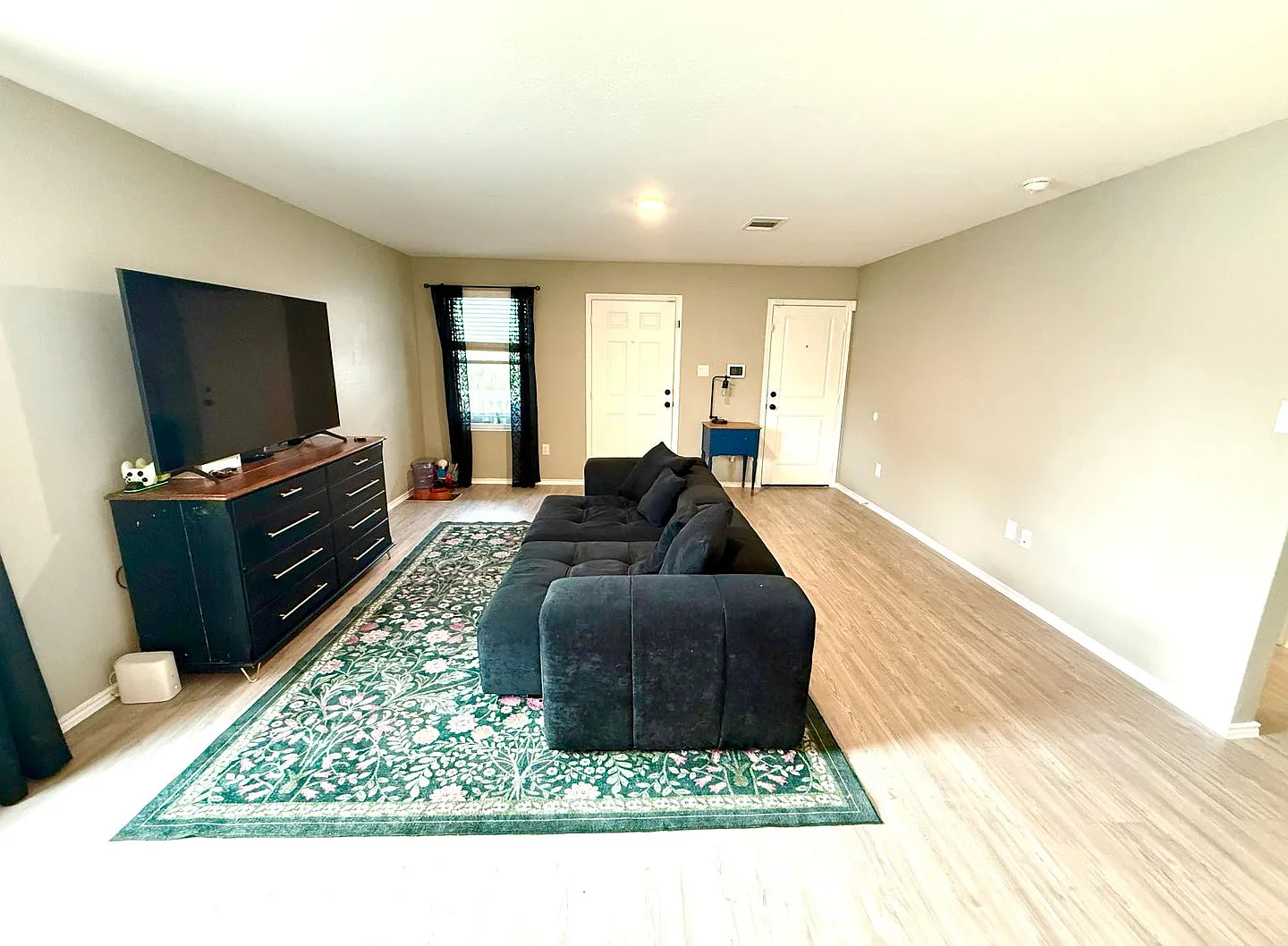 **Move-In Special** Beautiful 3-Bedroom Corner-Lot Home With Community Pool & 2-Car Garage! — Photo 4