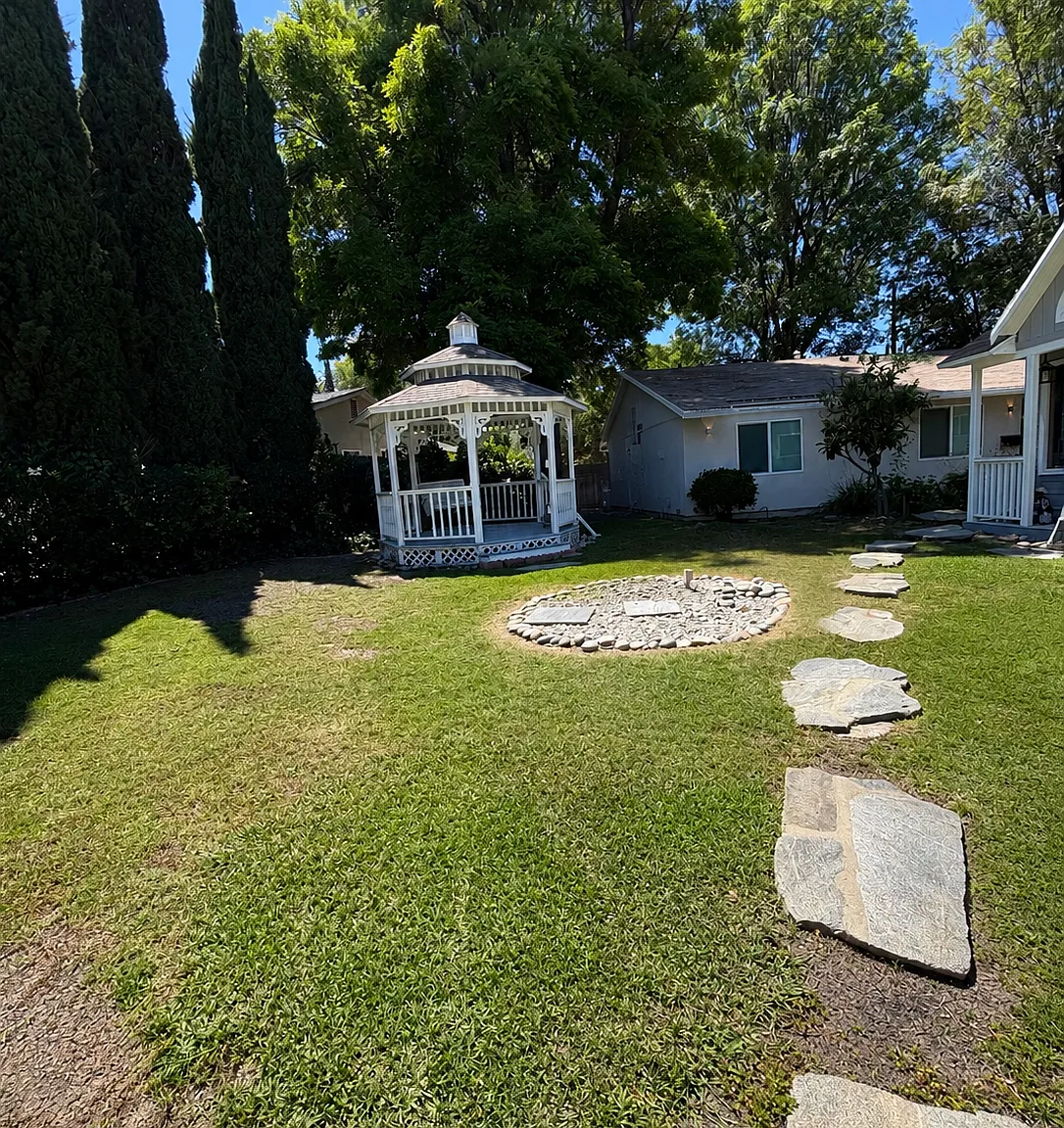 4 bed, 2.5 bath, 1397 sqft, $6,200 — Photo 2