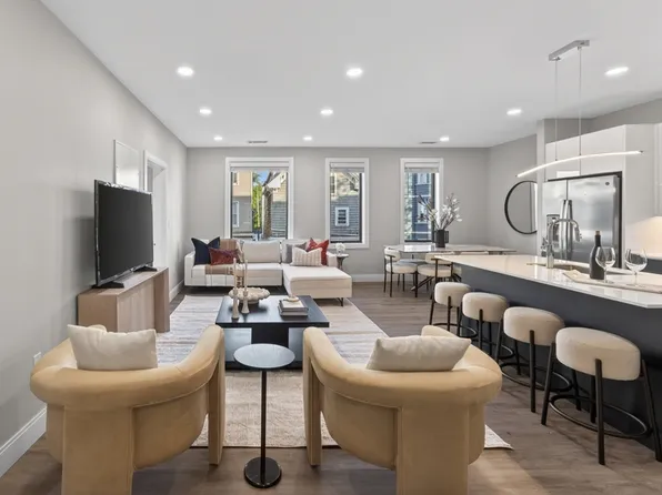 656 Saratoga St #210, Boston, MA 02128