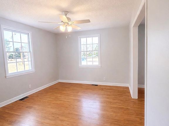 4th image of 125 Aiken St