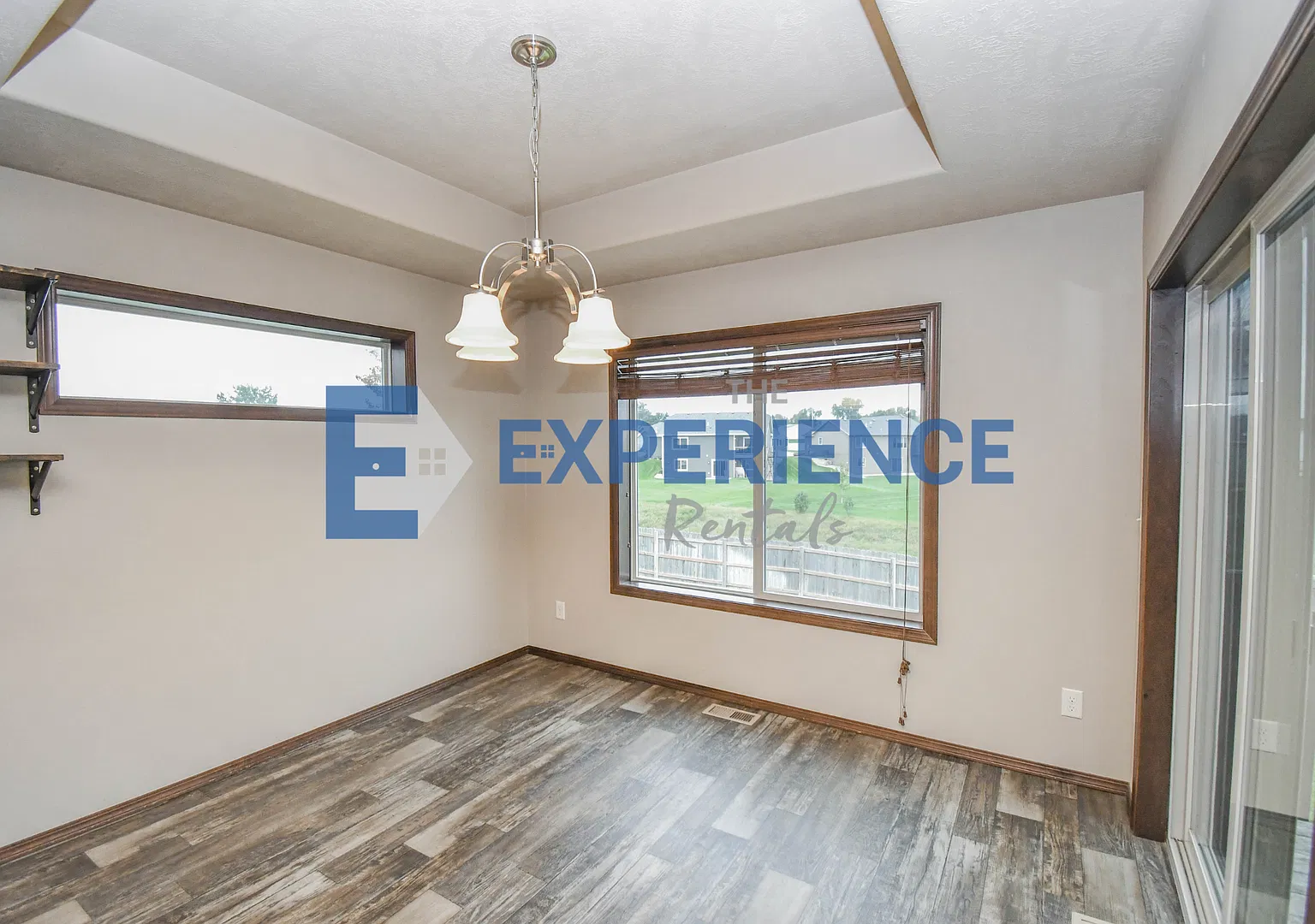 Northwest 3 Bed 3 bath Ranch Home For Rent! — Photo 4