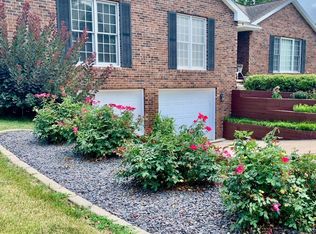 4 Hamilton Dr, South Jacksonville, IL 62650