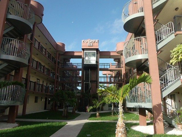 1st image of 5420 W 21st Ct APT 311