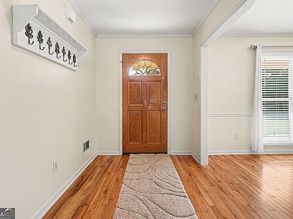 3rd image of 2822 Green Rd