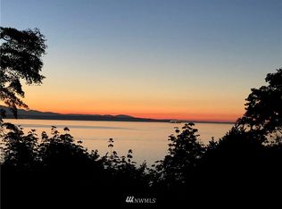 9215 Olympic View Dr, Edmonds, WA 98020