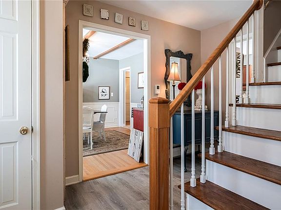 5th image of 118 Foxcroft Ln
