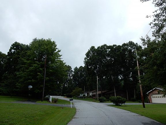 4th image of 114 Cannon Dr