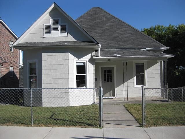 1st image of 328 E Scott Ave