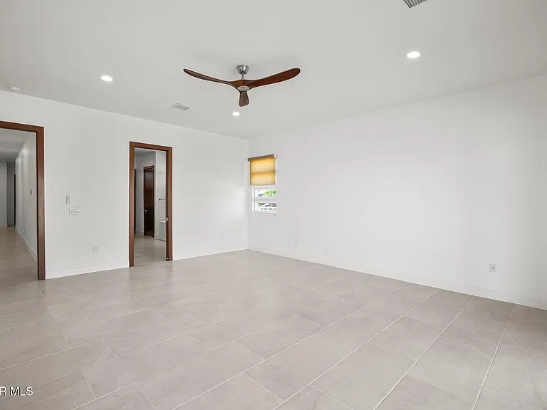 11337 Ardelle Ave — Photo 52