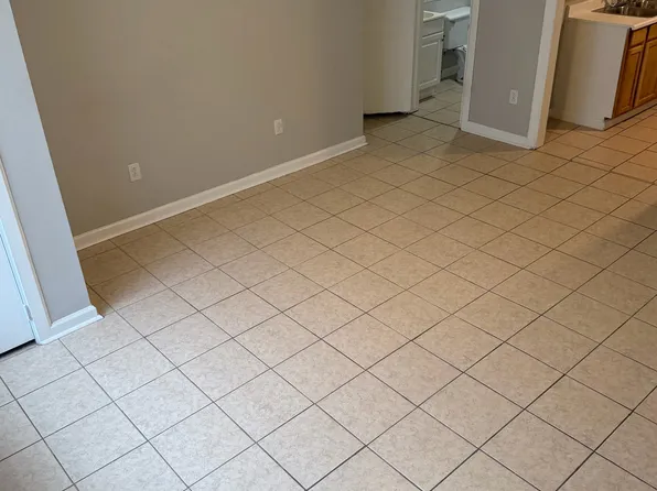 31 Elm St #9, Berea, KY 40403