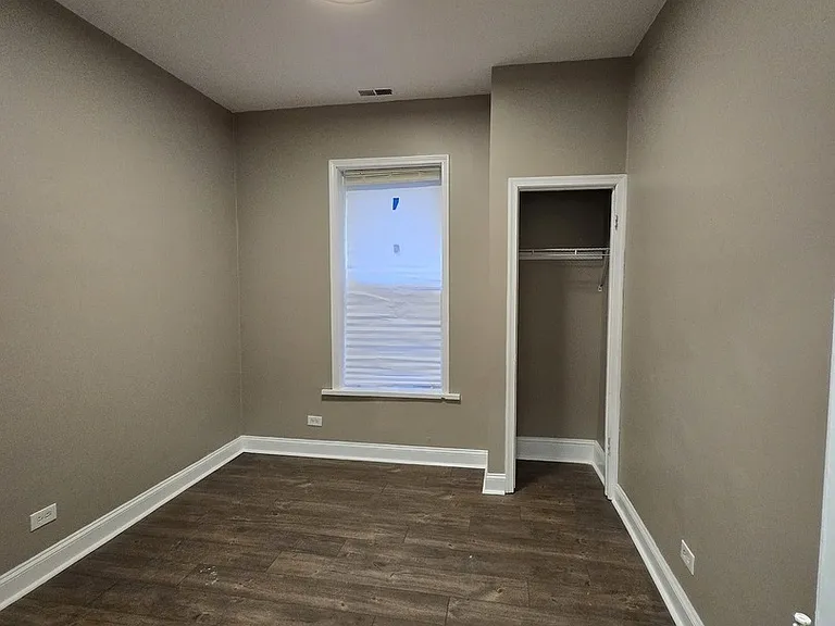 4749 S Prairie Ave #2 — Photo 6