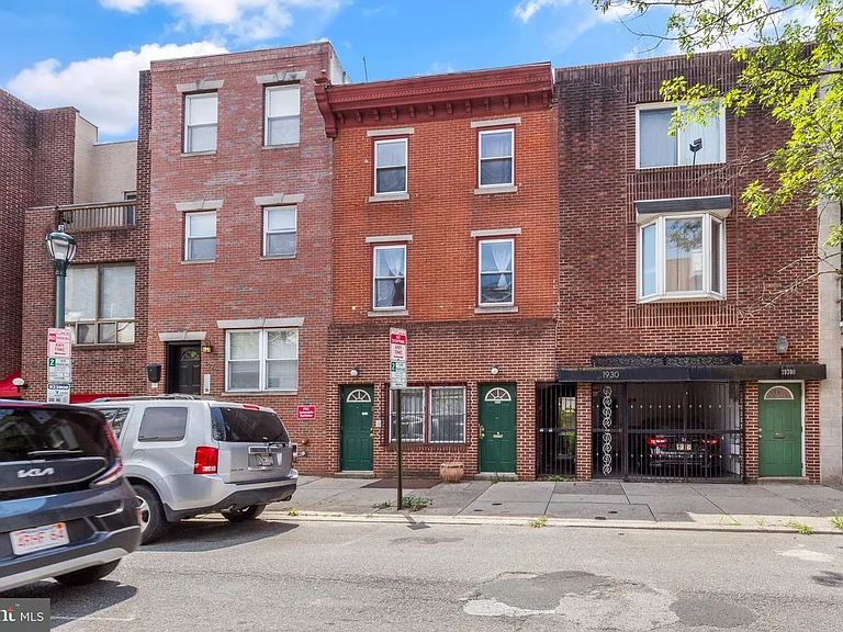 1928 South St #2F — Photo 10