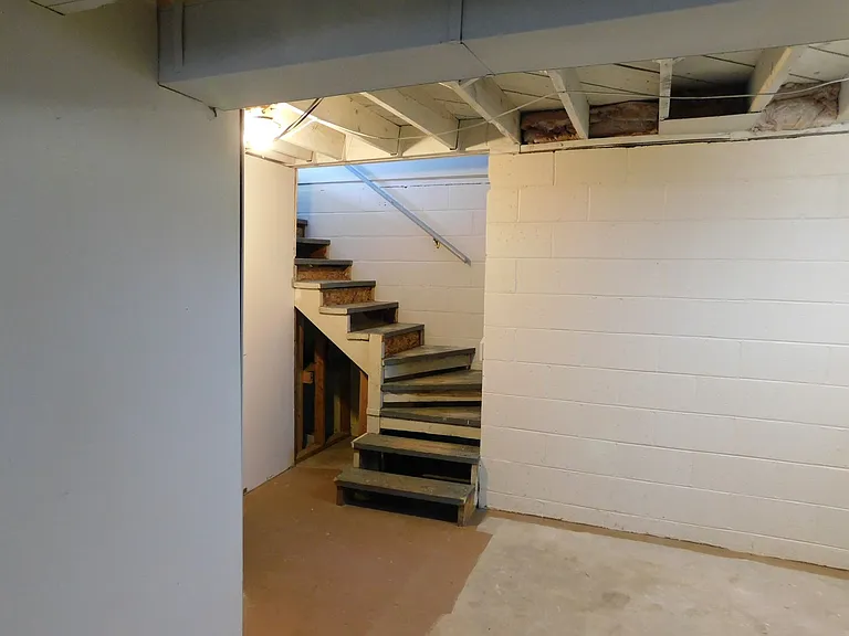 241 Boughey St — Photo 17