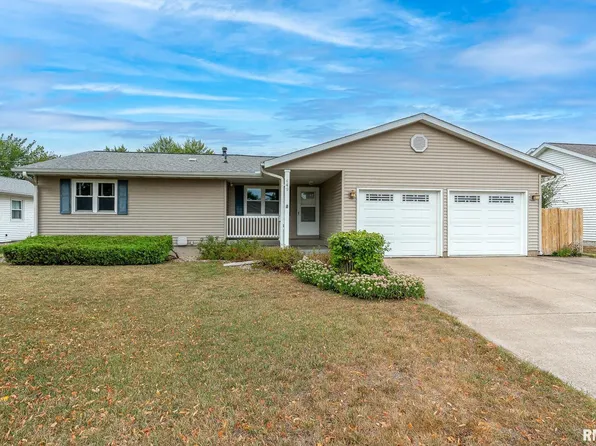 1449 Woods Ave, Camanche, IA 52730