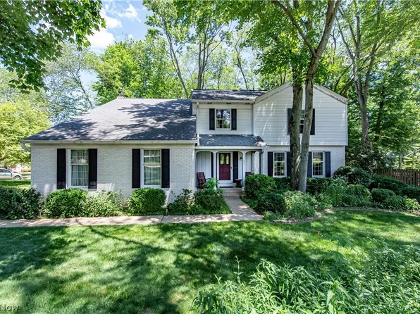 587 Red Rock Dr, Wadsworth, OH 44281