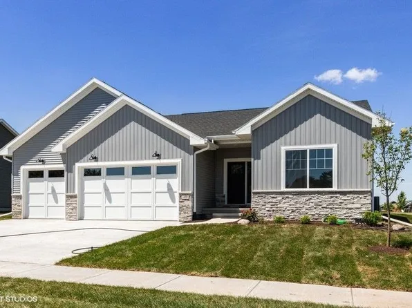 313 Dogwood Ln, Tiffin, IA 52340
