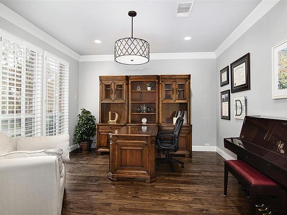 5th image of 2503 Sir Tristram Ln