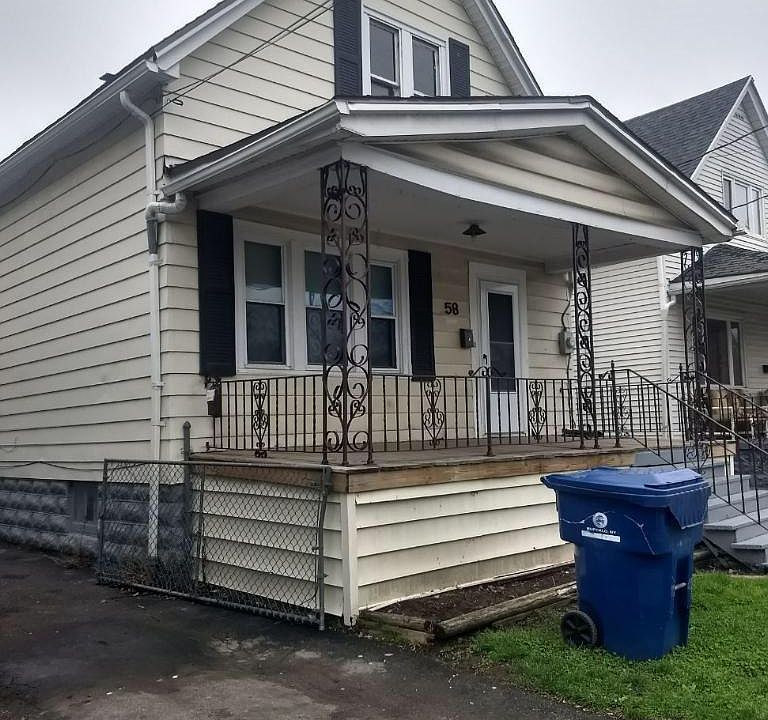 Front view of the house.