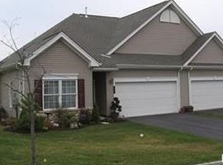 17 Canterbury Ln, Easton, PA 18045