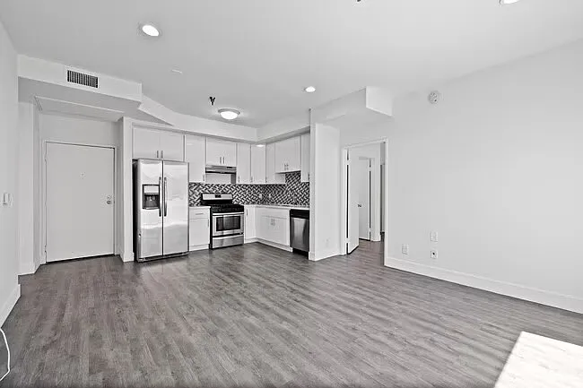 165 N Hoover St — Photo 97