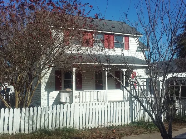 1002 Fisher St, Morehead City, NC 28557