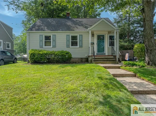 4 Ruth Pl, Middlesex, NJ 08846