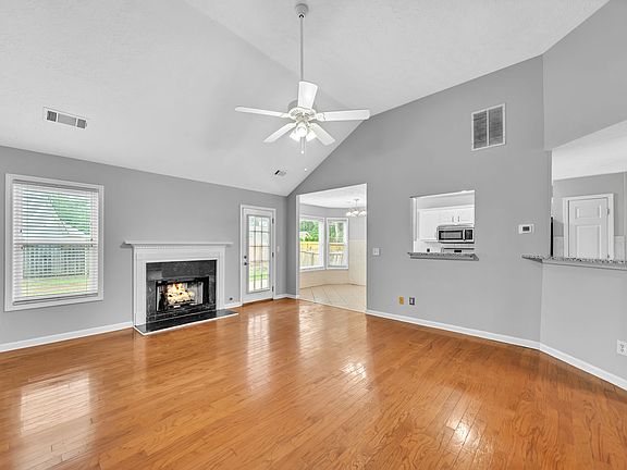 4th image of 825 Chatham Park Dr