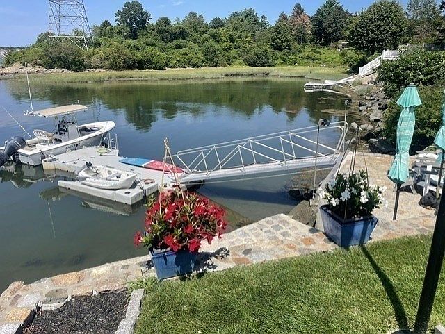 1st image of 55 Memorial Dr