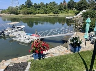55 Memorial Dr, Salem, MA 01970