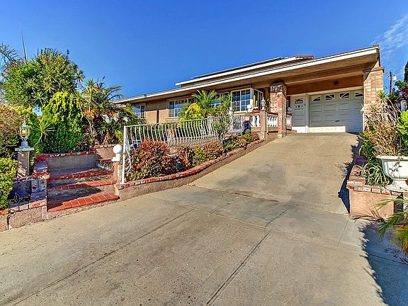5th image of 3156 Pasadena Ave