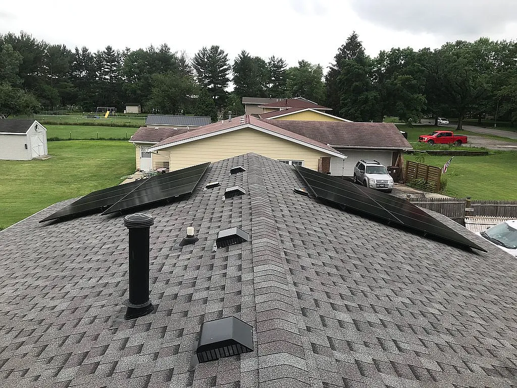 221 N 250 W photo 1