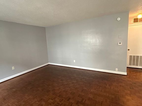 5th image of 521 Bluff Ave SW APT 37