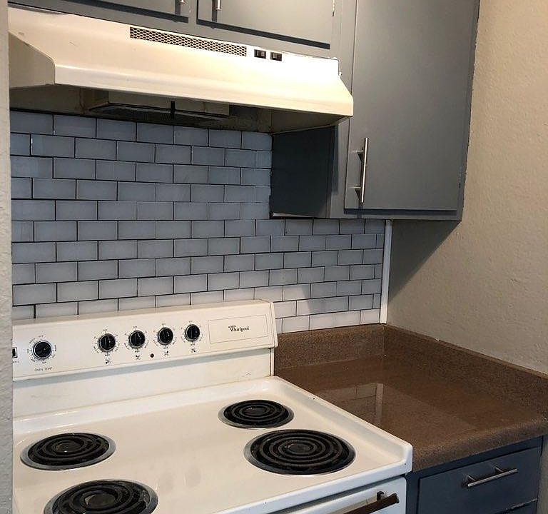 1st image of 1100 E 10th St