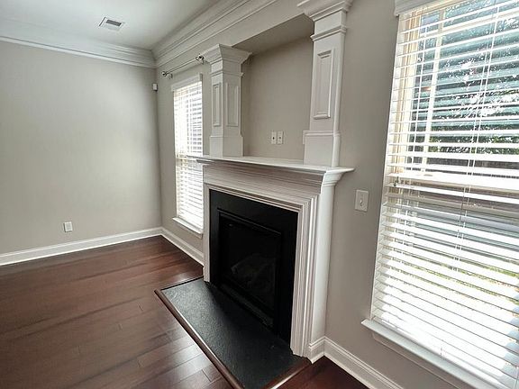 5th image of 10 Windsor Creek Ct