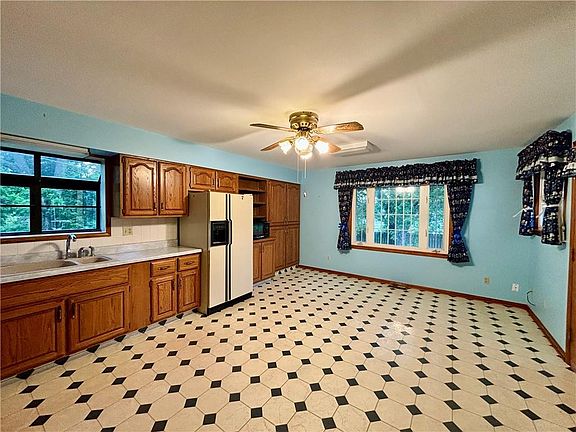 2nd image of 1609 Green Valley Rd