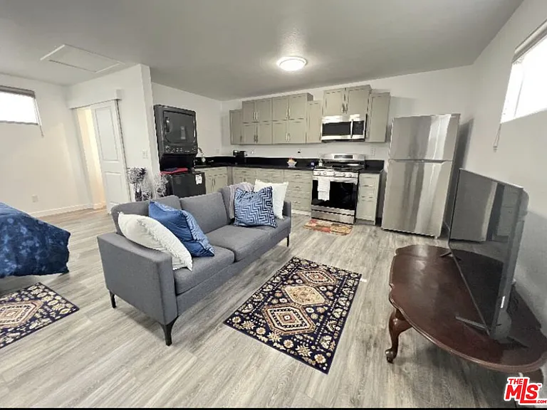 332 W Ellis Ave #ADU — Photo 1