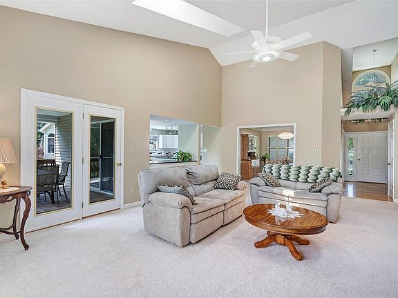 5th image of 373 Mission Bay Ct