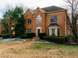 12 Thorndale Ct, Nashville, TN 37215