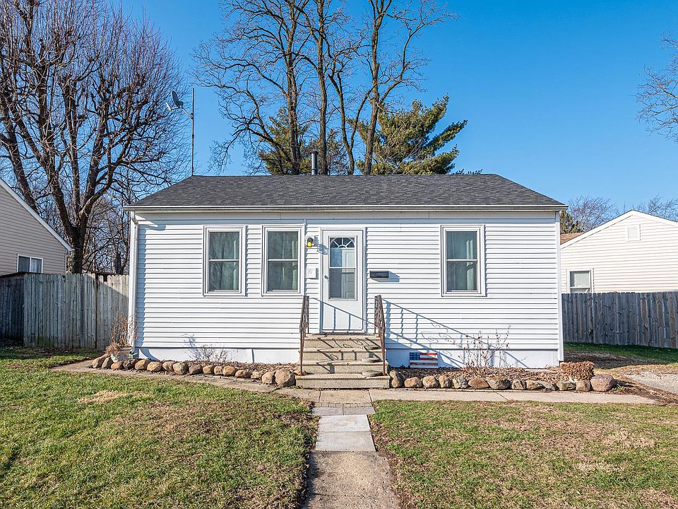 1st image of 1004 N Joliet St
