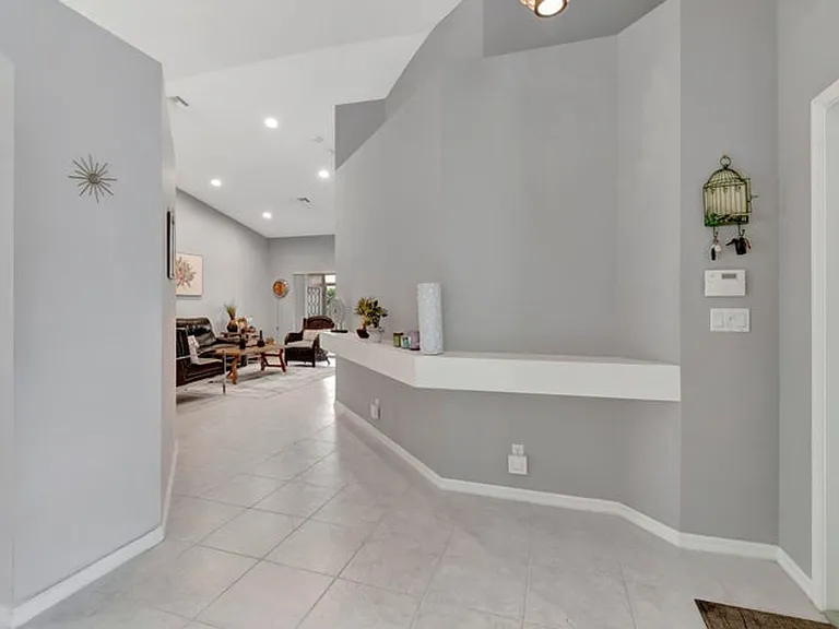 6129 Heliconia Rd — Photo 7