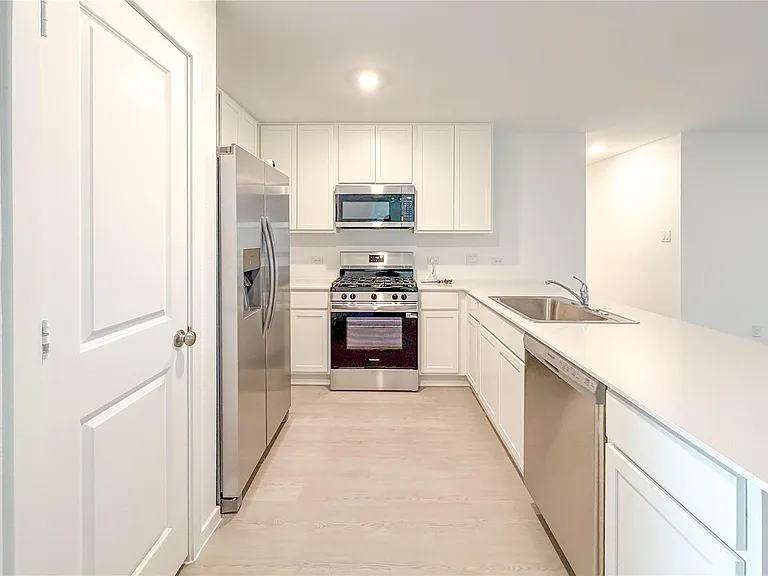 3016 Angelic Rose Ln — Photo 5