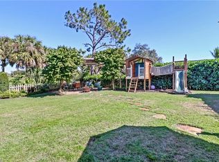 278 Fairway Cir, Naples, FL 34110